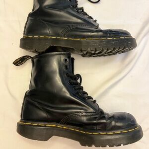 Men’s size 7 Dr. Martens Bex Boots